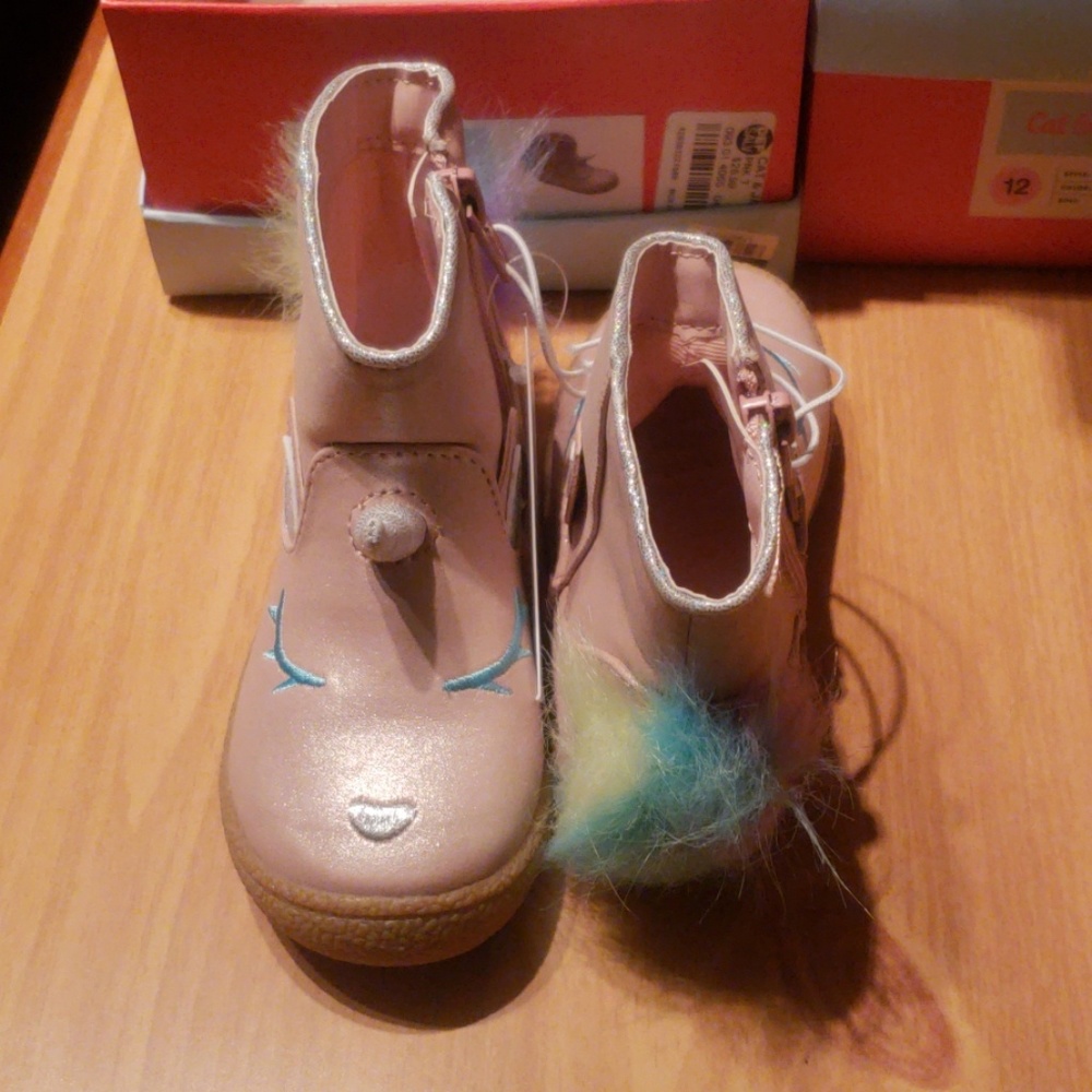 Shoes - Picture 4 of 4